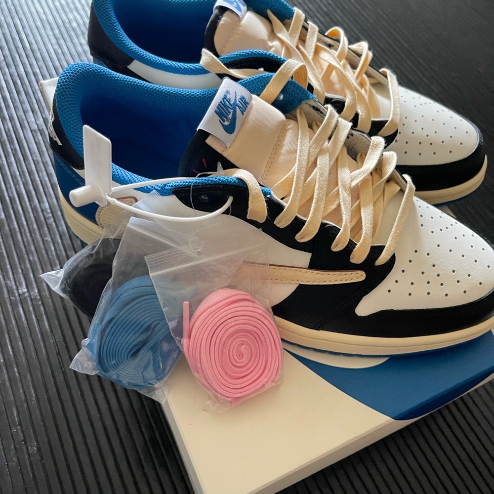 Jordan 1  retro style with Travis Scott - Picture 3 of 8